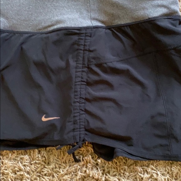 Beautiful Nike Dri Fit Golf, Tennis, Workout Skirt - Picture 2 of 3